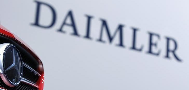 daimler hood of mercedes-benz car