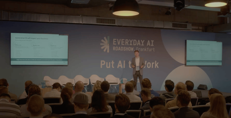 speaker on stage at Everyday AI Frankfurt